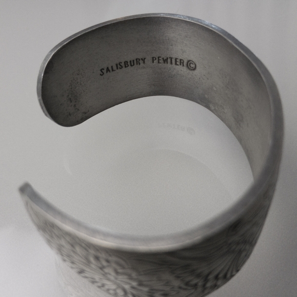 Vintage Bracelet Salisbury Pewter Flower of the Month November Cuff Accessories - Picture 3 of 6